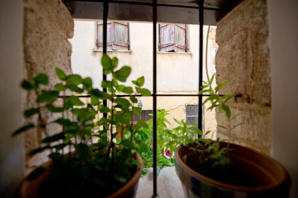 Katerina Traditional Rooms Ханья Номер фото